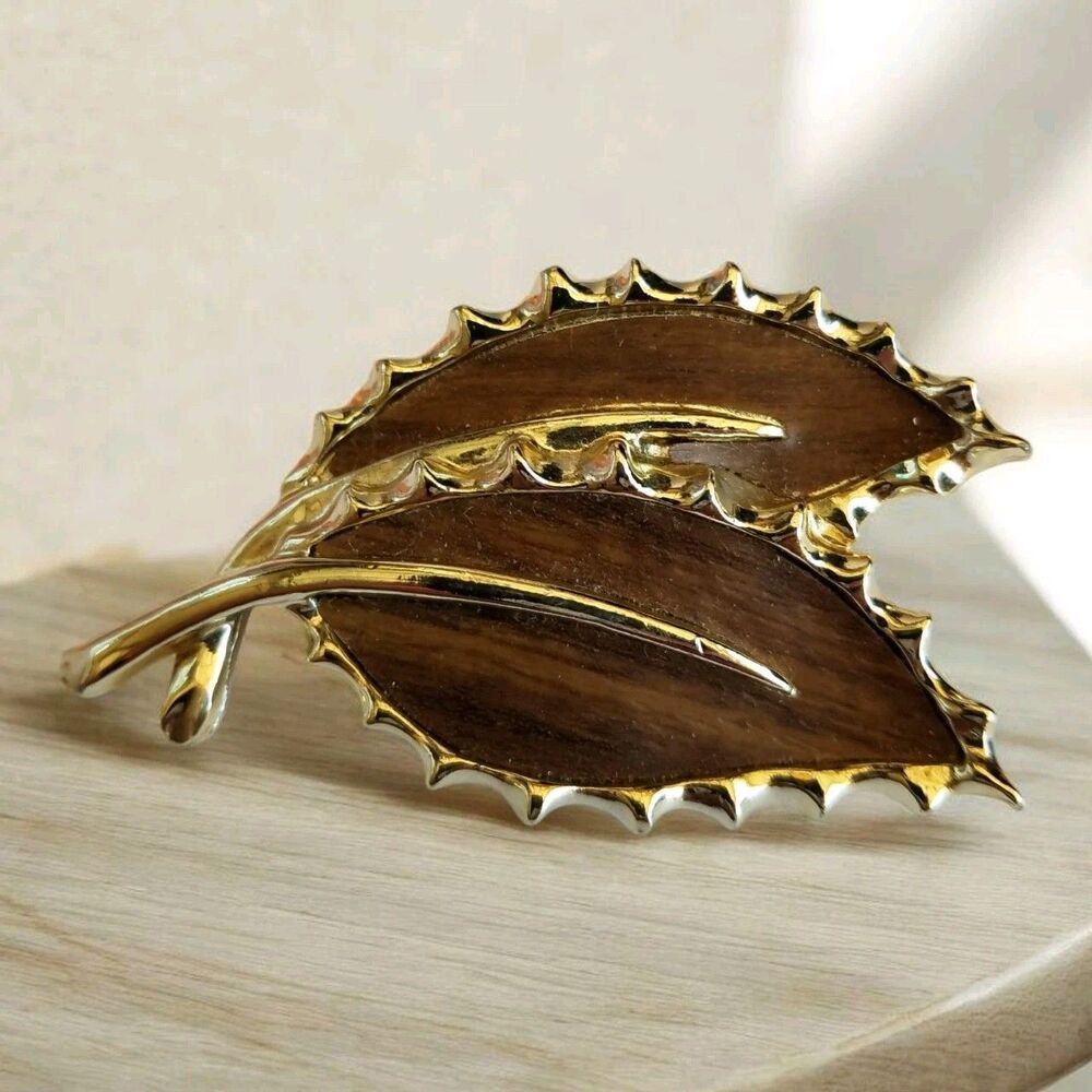 1970s Sarah Coventry Leaf Brooch Pin: Gold-Tone Metal, Faux Wood Grain Design